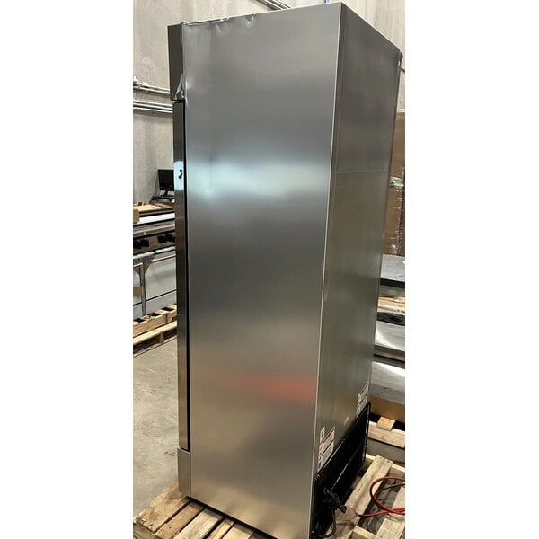 Scratch and Dent True T-19FZ-HC 27" One Section Solid Door Reach-In Freezer