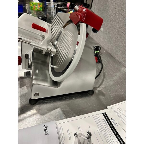Scratch and Dent Berkel B10-SLC 10" Light-Duty Gravity Feed Manual Meat Slicer - 1/4 hp