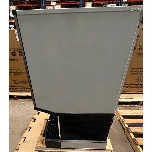 Scratch and Dent Scotsman HID540ABX-1A Meridian® Air-Cooled Countertop Nugget Ice Machine and Water Dispenser with Push Button Dispensing - 40 lb. Bin Capacity