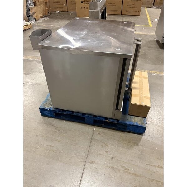 Scratch and Dent MainStreet Equipment CG1-N Single Deck Full Size Natural Gas Convection Oven with Legs - 54,000 BTU