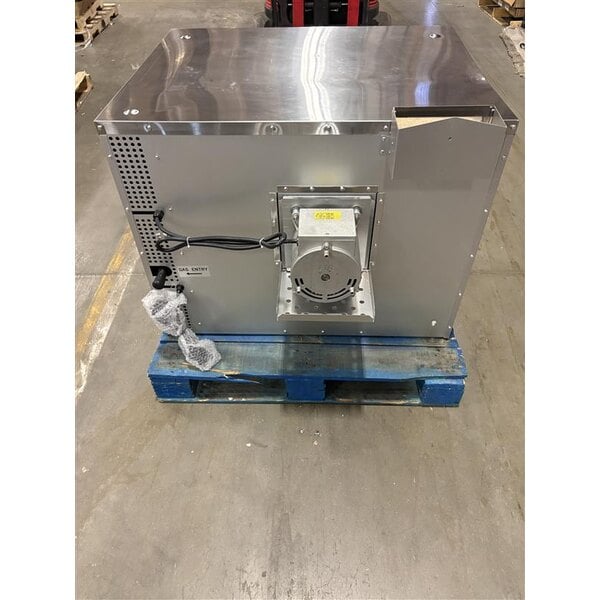 Scratch and Dent MainStreet Equipment CG1-N Single Deck Full Size Natural Gas Convection Oven with Legs - 54,000 BTU