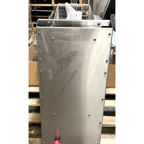 Scratch and Dent Cooking Performance Group FCPG15 Natural Gas 15 lb. Countertop Fryer - 26,500 BTU