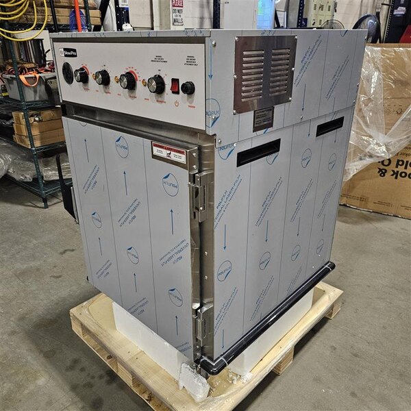 Scratch and Dent Cooking Performance Group SlowPro CHSP1SM Cook and Hold Oven with Smoker Feature - 208/240V, 2250/3000W