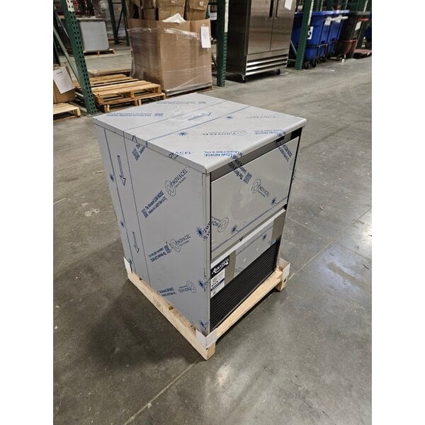 Scratch and Dent Avantco Ice Diamond EUC-H-160-A Air-Cooled Undercounter Half Cube Ice Machine with 44 lb. Bin - 152 lb., 115V