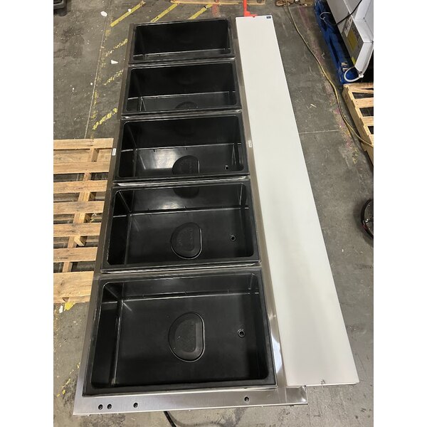 Scratch and Dent Vollrath 38119 ServeWell® Electric Five Pan Hot Food Table 208/240V - Sealed Well