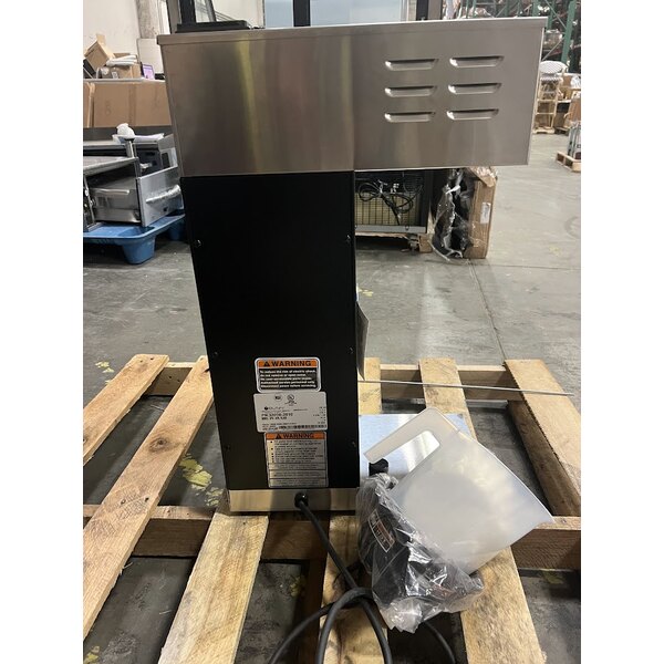 Scratch and Dent Bunn 33200.0010 VPR-APS Pourover Airpot Coffee Brewer - 120V