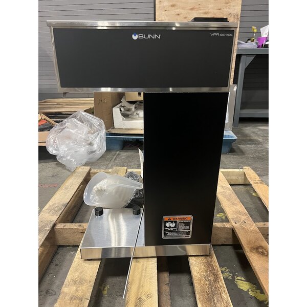 Scratch and Dent Bunn 33200.0010 VPR-APS Pourover Airpot Coffee Brewer - 120V