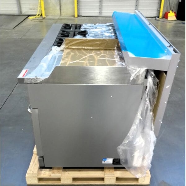 Scratch and Dent MainStreet Equipment E60-G24-L Liquid Propane 6 Burner 60" Range with 24" Griddle and 2 Standard Ovens - 280,000 BTU