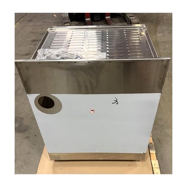 Scratch and Dent Regency Stainless Steel Corrugated Top Glass Rack Storage Unit - 23" x 24"