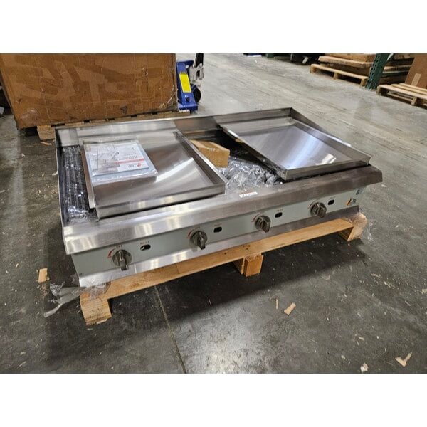 Scratch and Dent Cooking Performance Group CR-CPG-48-NL 48" Gas Countertop Radiant Charbroiler - 160,000 BTU
