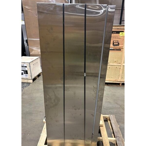 Scratch and Dent Avantco A-12R-HC 25" Solid Door Reach-In Refrigerator