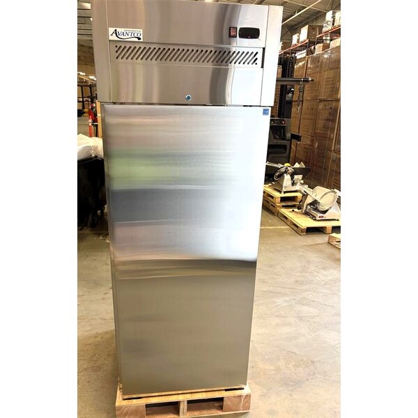 Scratch and Dent Avantco Z1-R-HC 29" Solid Door Stainless Steel Reach-In Refrigerator