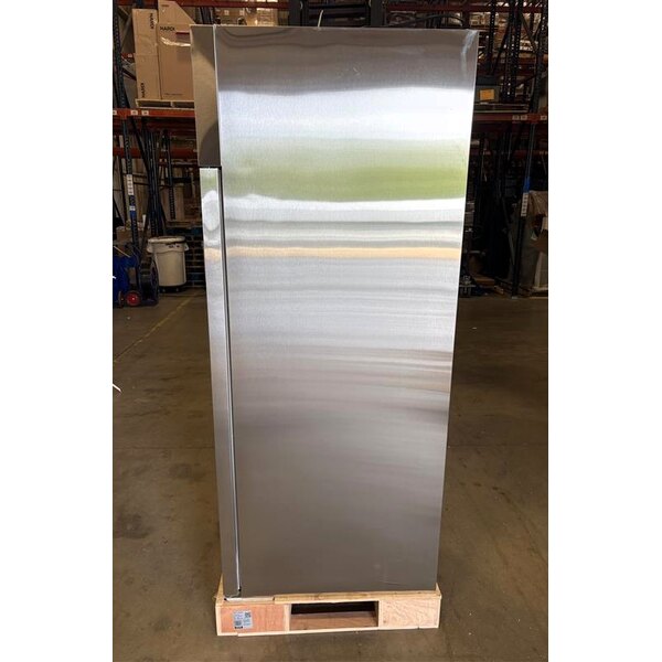 Scratch and Dent Avantco Z1-R-HC 29" Solid Door Stainless Steel Reach-In Refrigerator