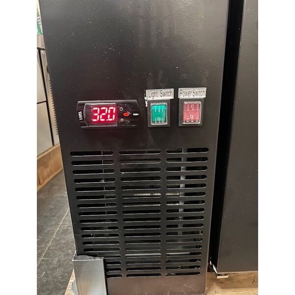 Scratch and Dent Avantco UDD-48-HC Double Tap Kegerator Beer Dispenser - Black, (2) 1/2 Keg Capacity