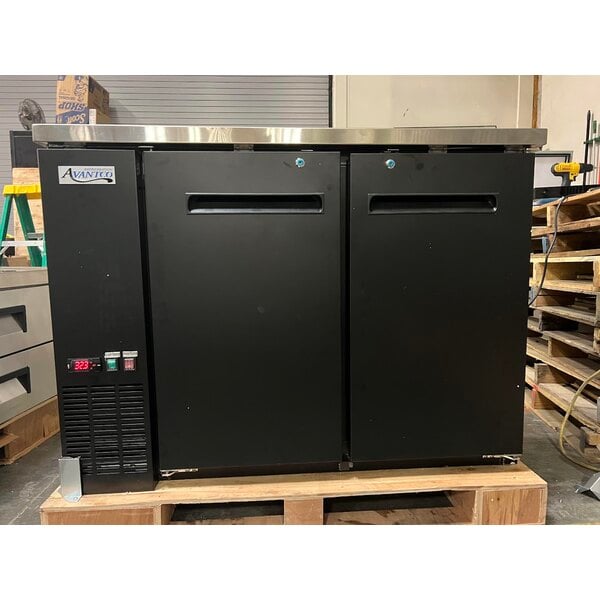 Scratch and Dent Avantco UDD-48-HC Double Tap Kegerator Beer Dispenser - Black, (2) 1/2 Keg Capacity