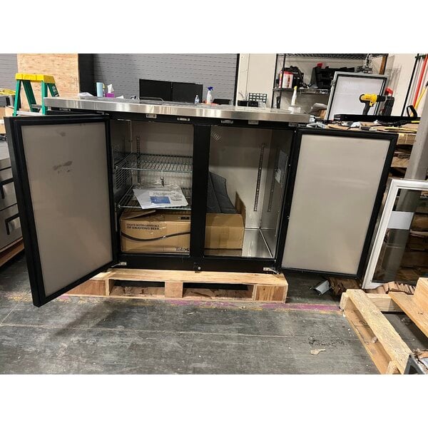 Scratch and Dent Avantco UDD-48-HC Double Tap Kegerator Beer Dispenser - Black, (2) 1/2 Keg Capacity