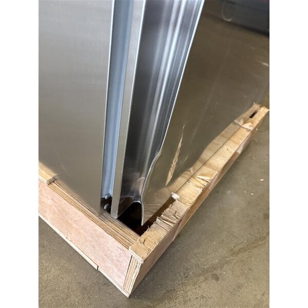 Scratch and Dent Avantco Z1-R-HC 29" Solid Door Stainless Steel Reach-In Refrigerator