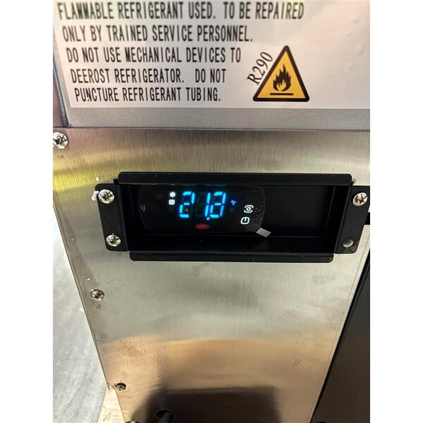 Scratch and Dent Avantco ZUC-27F-HC 27" Front Breathing Undercounter Freezer