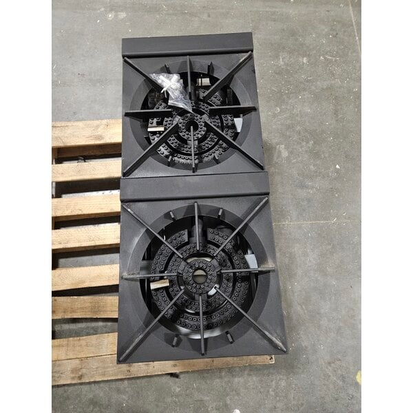 Scratch and Dent Cooking Performance Group CPG-DSPR-N Natural Gas Stock Pot Range - 160,000 BTU