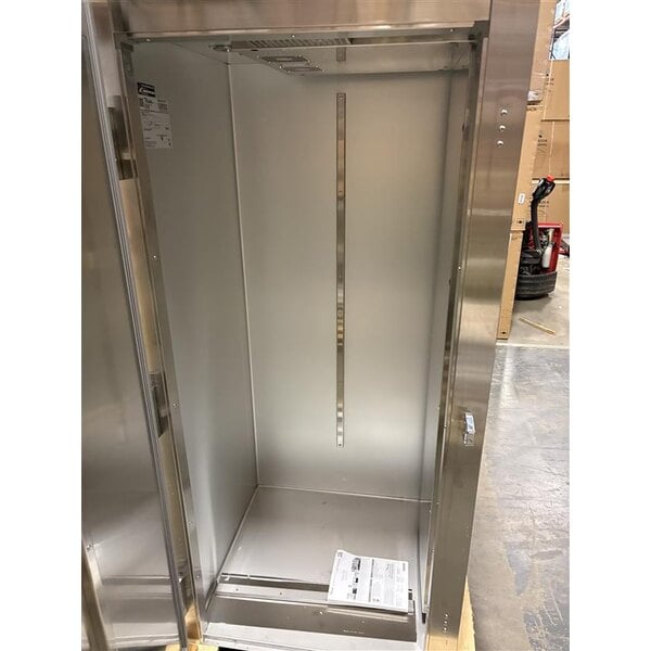 Scratch and Dent True STG1HRI-1S Spec Series 35" Solid Door Roll-In Insulated Heated Holding Cabinet