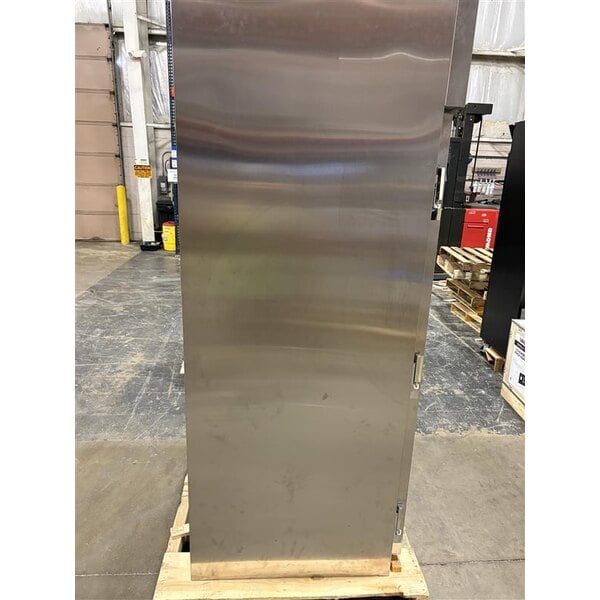 Scratch and Dent True STG1HRI-1S Spec Series 35" Solid Door Roll-In Insulated Heated Holding Cabinet