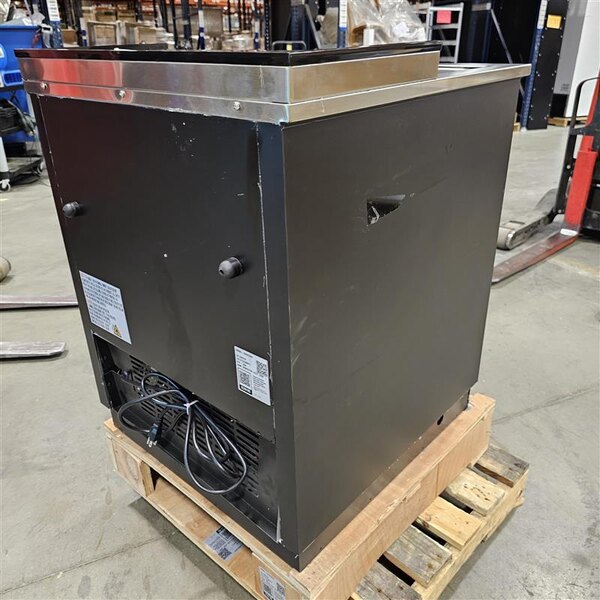 Scratch and Dent Avantco GF25-HC 26" Black Glass Froster / Plate Chiller - 115V