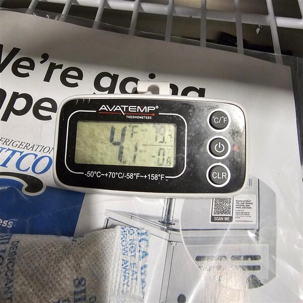 Scratch and Dent Avantco GF25-HC 26" Black Glass Froster / Plate Chiller - 115V