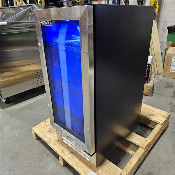 Scratch and Dent AvaValley BRC-78-SZ 78-Can Single Temperature Slim Full Glass Door Beverage Cooler