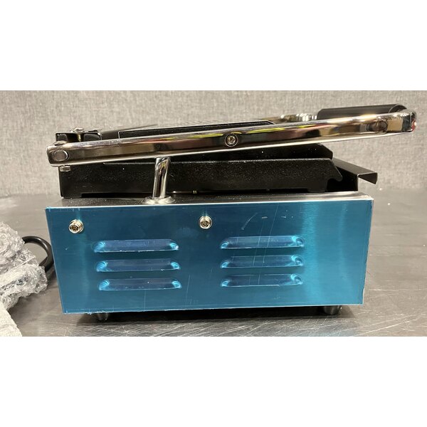 Scratch and Dent Avantco PG200GST Commercial Panini Sandwich Grill with Timer, Grooved Top and Smooth Bottom Plates, and 13 3/8" x 8 3/4" Cooking Surface - 120V, 1750W