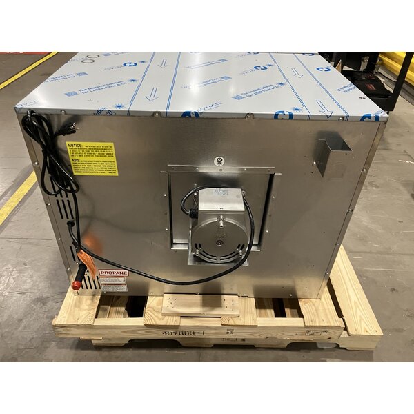 Scratch and Dent Vulcan VC4GD-2 1D150K Liquid Propane Single Deck Full Size Gas Convection Oven with Solid State Controls and Legs - 50,000 BTU