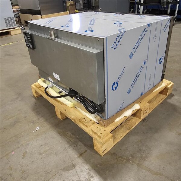 Scratch and Dent Cooking Performance Group COF-T4-M Electric Thermostatic Countertop 4 Tray Full Size Convection Oven with Moisture Injection - 208-240V, 5600W