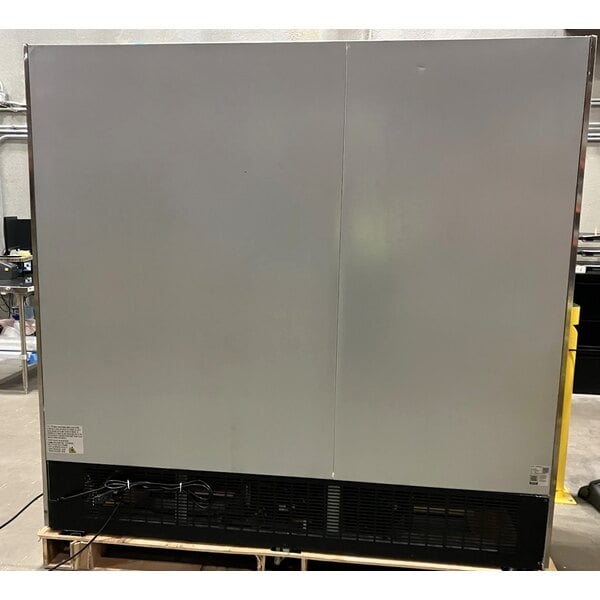 Scratch and Dent Avantco SS-3R-HC 81 5/16" Stainless Steel Solid Door Reach-In Refrigerator