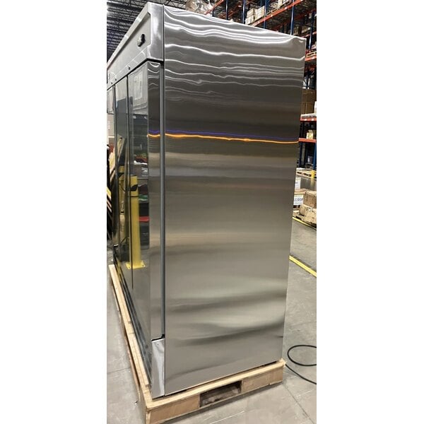 Scratch and Dent Avantco SS-3R-HC 81 5/16" Stainless Steel Solid Door Reach-In Refrigerator