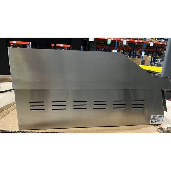 Scratch and Dent Avantco EG30N 30" Electric Countertop Griddle - 208/240V, 3375W-4500W