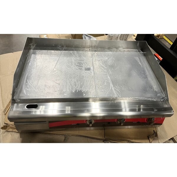 Scratch and Dent Avantco EG30N 30" Electric Countertop Griddle - 208/240V, 3375W-4500W