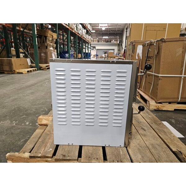 Scratch and Dent Avantco DPO-18-DD Double Deck Countertop Pizza/Bakery Oven with Two Independent Chambers - 3200W, 240V