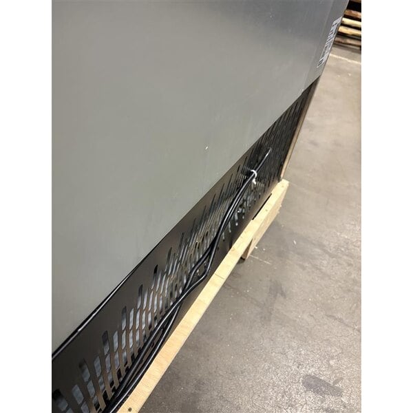 Scratch and Dent Avantco A-49F-HC 54" Solid Door Reach-In Freezer