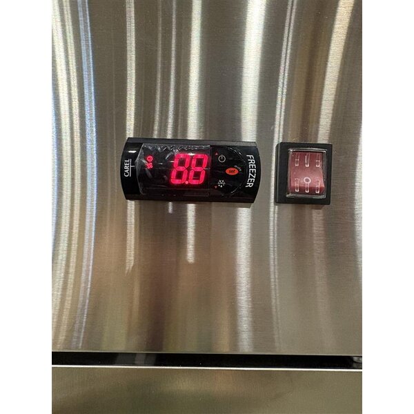 Scratch and Dent Avantco A-49F-HC 54" Solid Door Reach-In Freezer