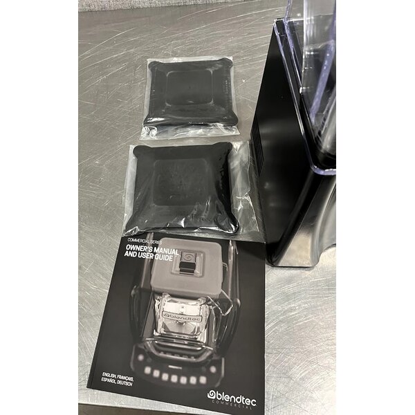 Scratch and Dent Blendtec C825C11Q-A1DA1D Connoisseur 825 3.8 hp Blender with Sound Enclosure and 90 oz. WildSide+ Jar - 120V