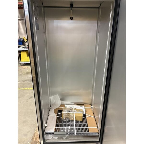 Scratch and Dent True T-19-HC 27" One Section Solid Door Reach-In Refrigerator