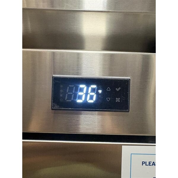 Scratch and Dent True T-19-HC 27" One Section Solid Door Reach-In Refrigerator