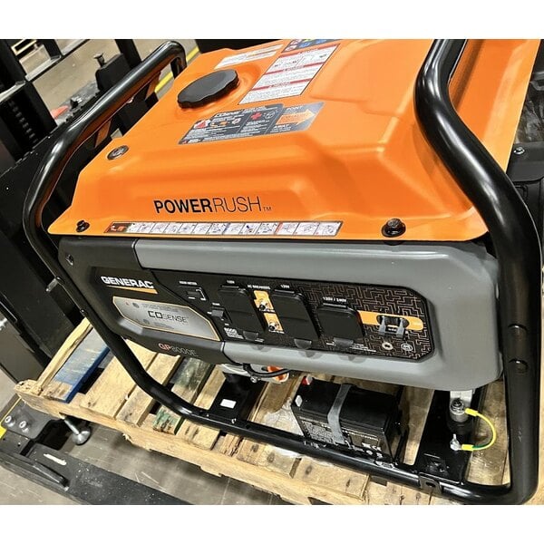 Scratch and Dent Generac GP8000E Electric Start Portable Generator 7715 - 8,000 / 10,000W, 120/240V