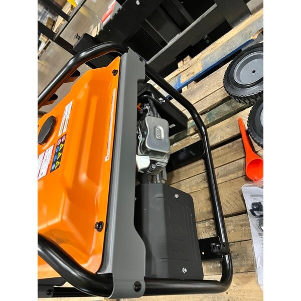Scratch and Dent Generac GP8000E Electric Start Portable Generator 7715 - 8,000 / 10,000W, 120/240V