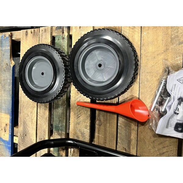 Scratch and Dent Generac GP8000E Electric Start Portable Generator 7715 - 8,000 / 10,000W, 120/240V