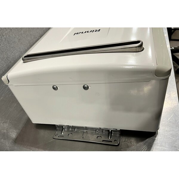 Scratch and Dent Rinnai V53DeN Natural Gas Wall-Mounted Outdoor Tankless Water Heater - 120V, 120,000 BTU, 5.3 GPM