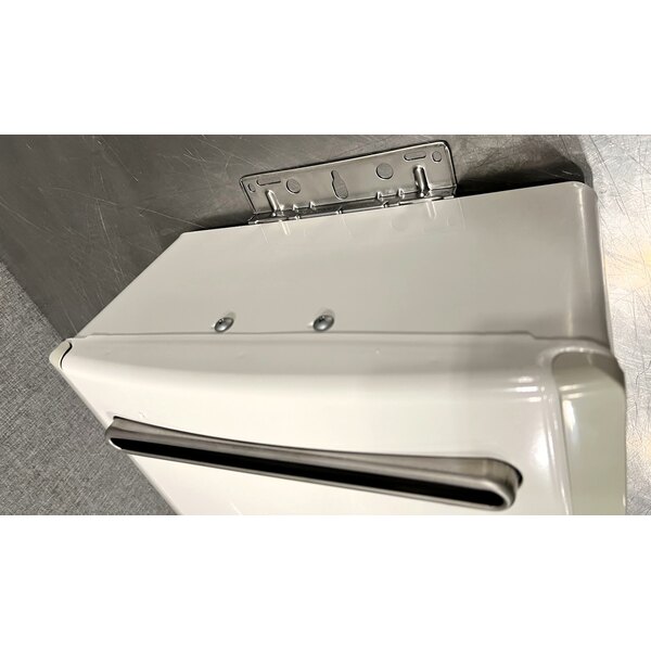 Scratch and Dent Rinnai V53DeP Liquid Propane Wall-Mounted Outdoor Tankless Water Heater - 120V, 120,000 BTU, 5.3 GPM