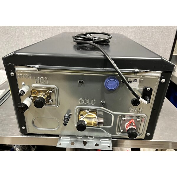 Scratch and Dent Rinnai SENSEI CXP199iN Natural Gas / Liquid Propane Wall-Mounted Indoor / Outdoor Tankless Water Heater - 120V, 199,000 BTU, 11.0 GPM