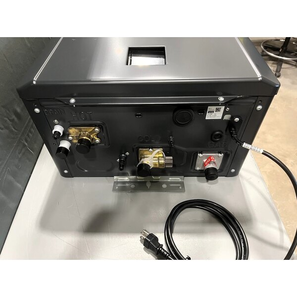 Scratch and Dent Rinnai SENSEI CXP160iN Natural Gas / Liquid Propane Wall-Mounted Indoor / Outdoor Tankless Water Heater - 120V, 160,000 BTU, 9.0 GPM