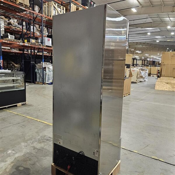 Scratch and Dent Avantco A-19F-HC 29" Solid Door Reach-In Freezer