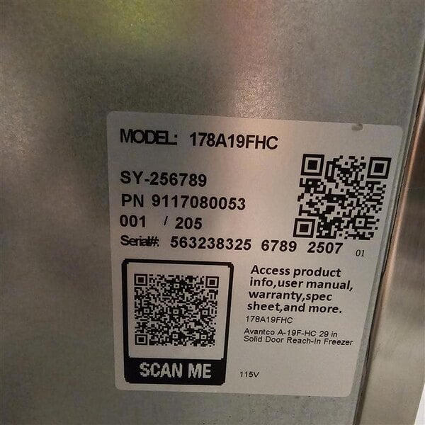 Scratch and Dent Avantco A-19F-HC 29" Solid Door Reach-In Freezer